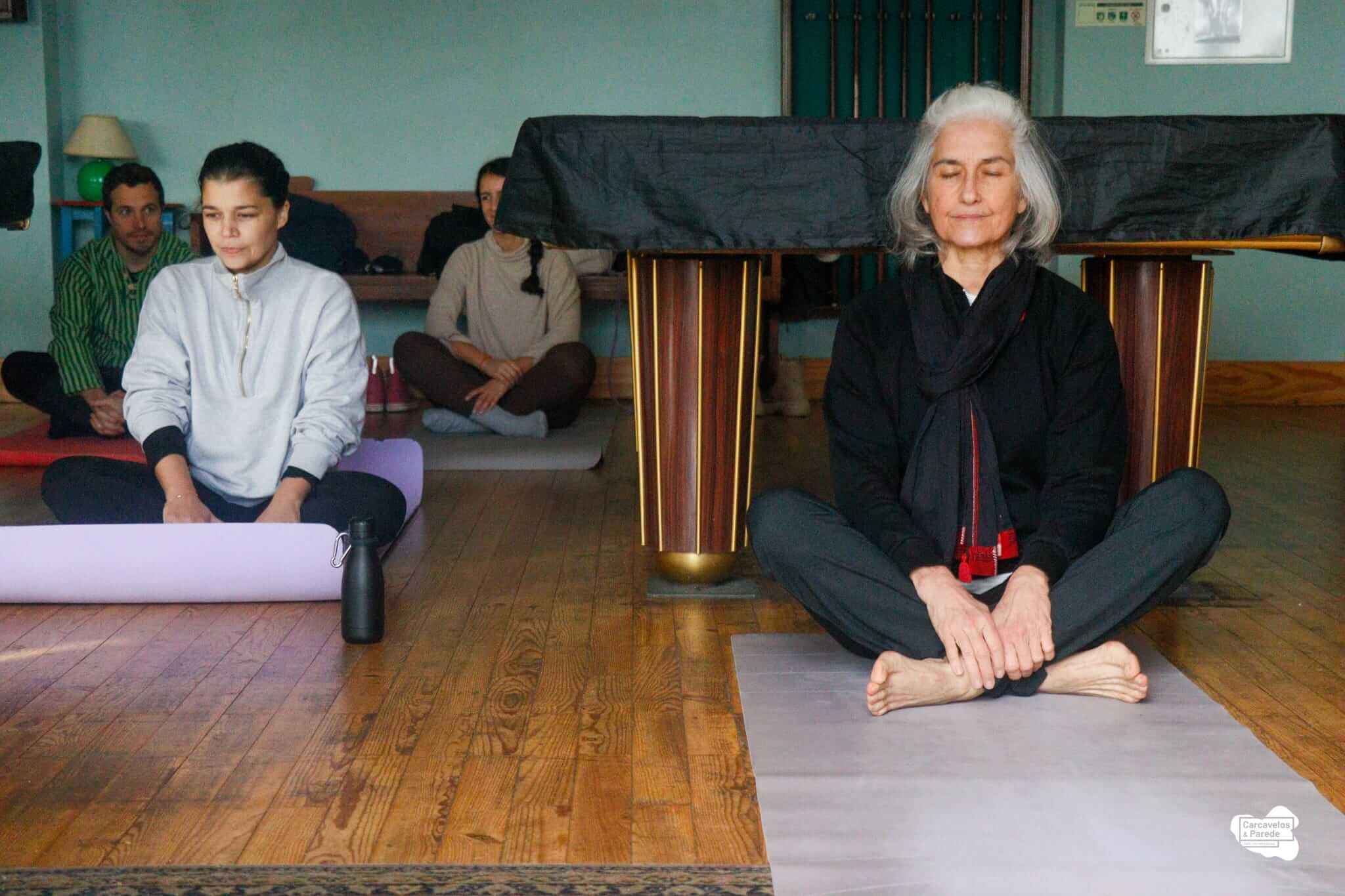 Aula de Yoga para a comunidade - 1