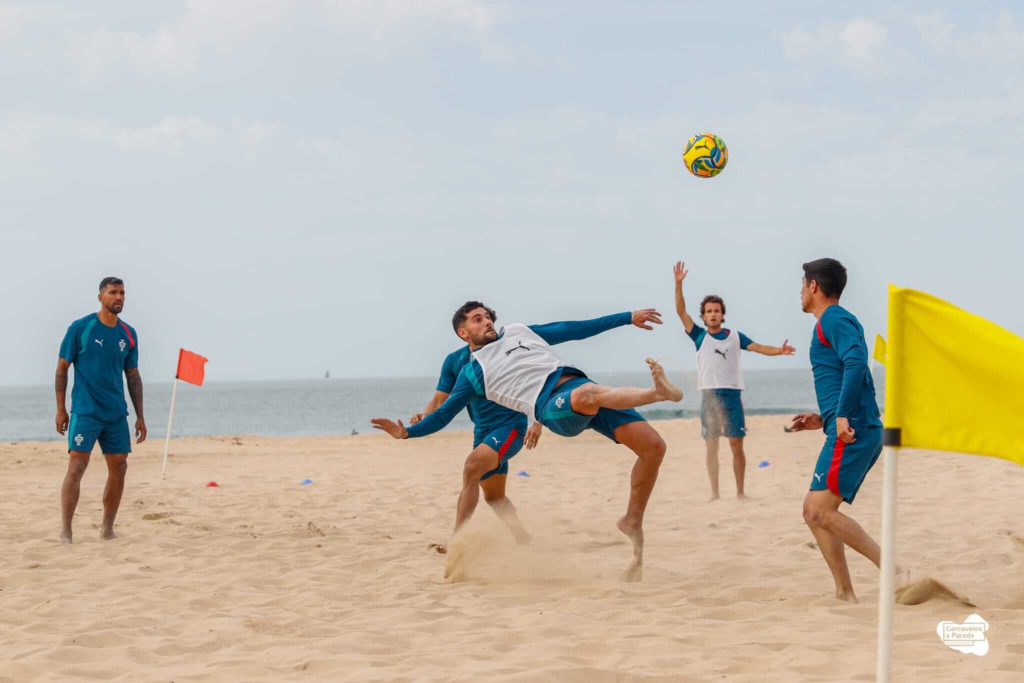 Praia de Carcavelos recebe estágio da Seleção Nacional de Futebol de Praia - 1